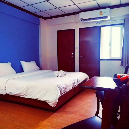 Beerapan Hotel Банкок Екстериор снимка