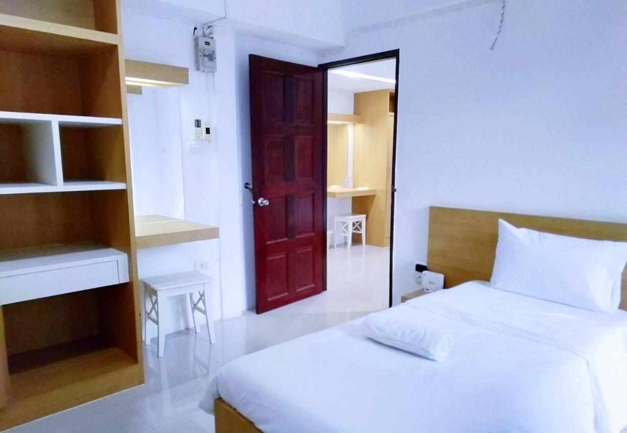 Beerapan Hotel Банкок Екстериор снимка