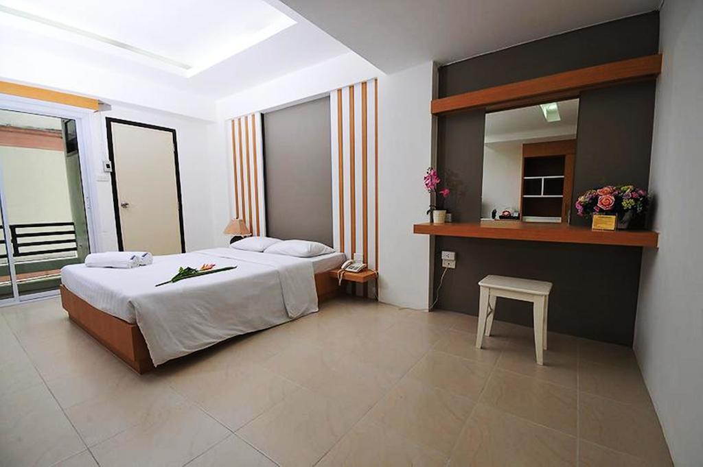 Beerapan Hotel Банкок Стая снимка