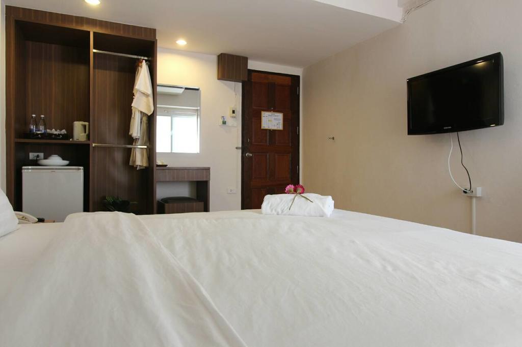 Beerapan Hotel Банкок Стая снимка