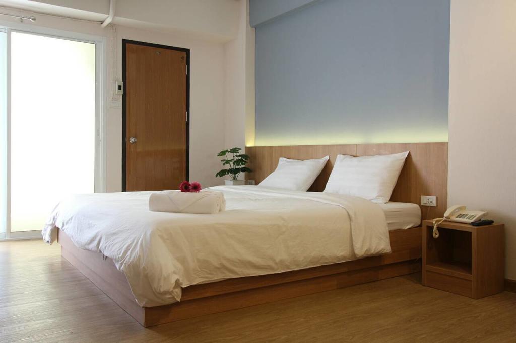 Beerapan Hotel Банкок Стая снимка