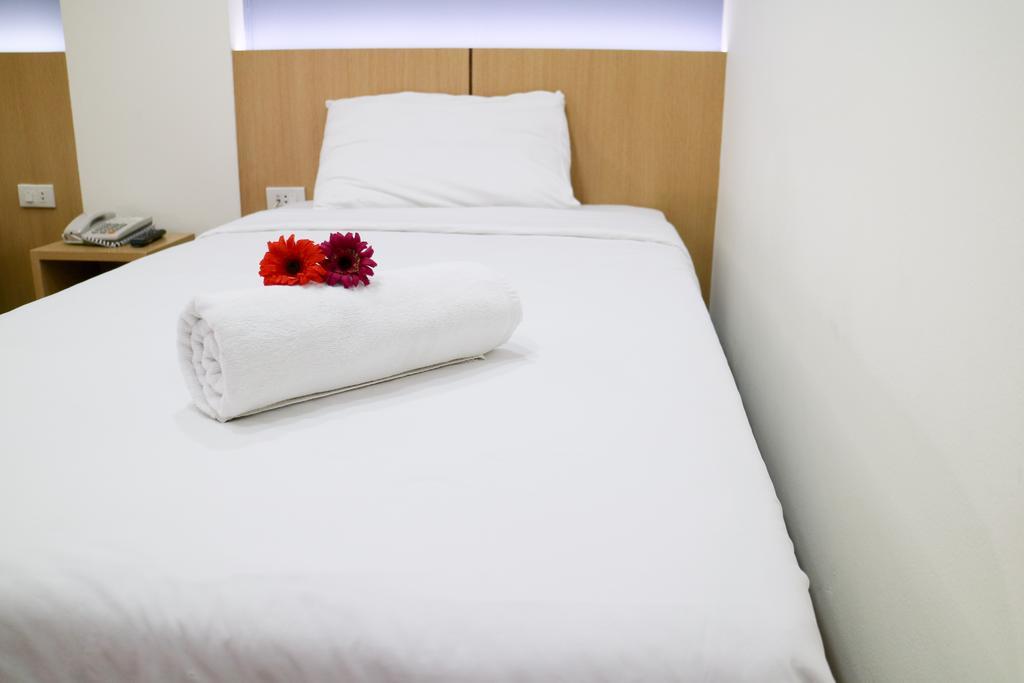 Beerapan Hotel Банкок Екстериор снимка