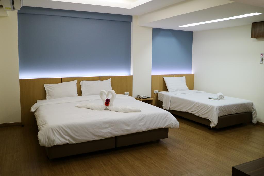 Beerapan Hotel Банкок Екстериор снимка