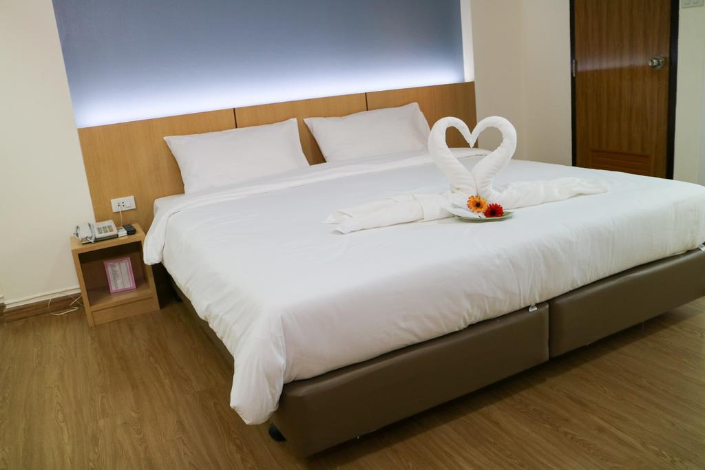 Beerapan Hotel Банкок Екстериор снимка
