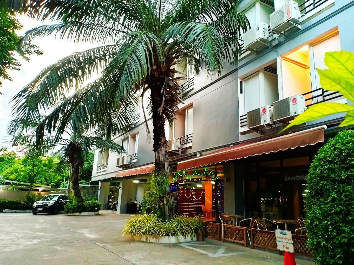 Beerapan Hotel Банкок Екстериор снимка